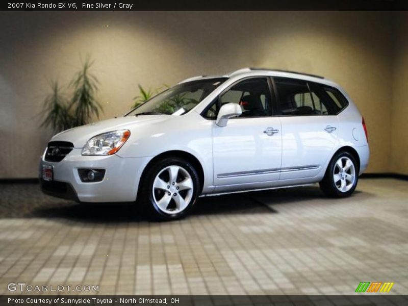 Fine Silver / Gray 2007 Kia Rondo EX V6