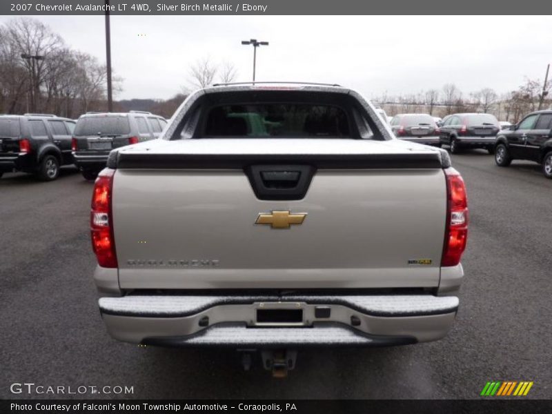 Silver Birch Metallic / Ebony 2007 Chevrolet Avalanche LT 4WD