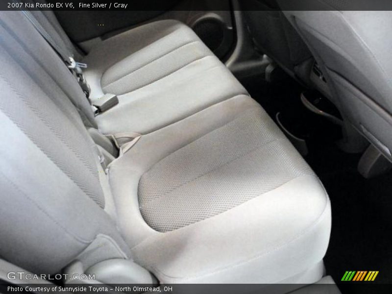 Fine Silver / Gray 2007 Kia Rondo EX V6