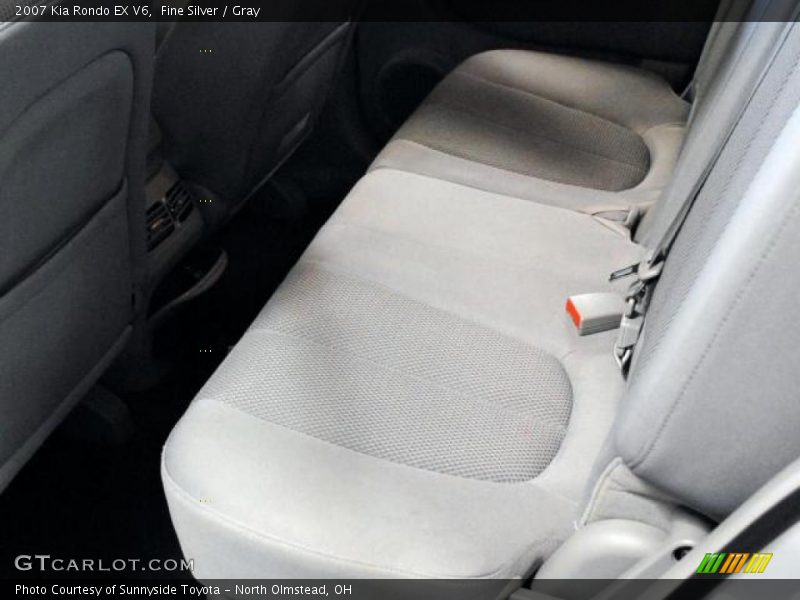 Fine Silver / Gray 2007 Kia Rondo EX V6