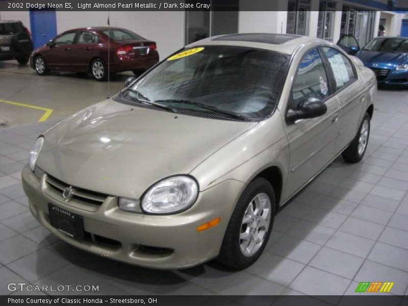 Light Almond Pearl Metallic / Dark Slate Gray 2002 Dodge Neon ES