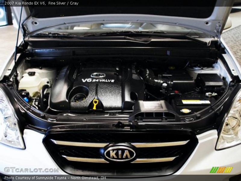 Fine Silver / Gray 2007 Kia Rondo EX V6