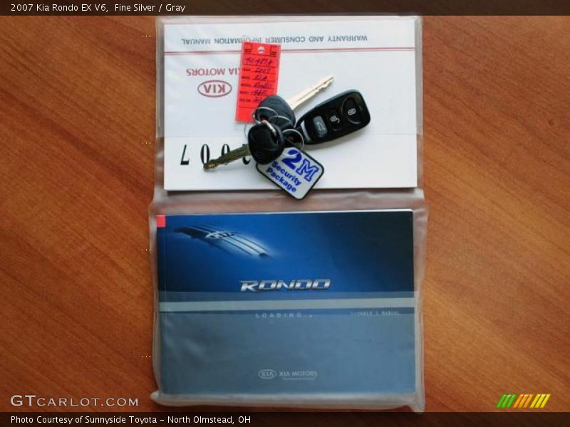 Fine Silver / Gray 2007 Kia Rondo EX V6