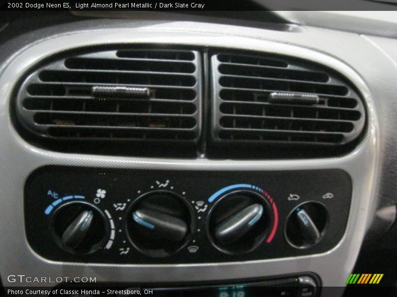 Light Almond Pearl Metallic / Dark Slate Gray 2002 Dodge Neon ES