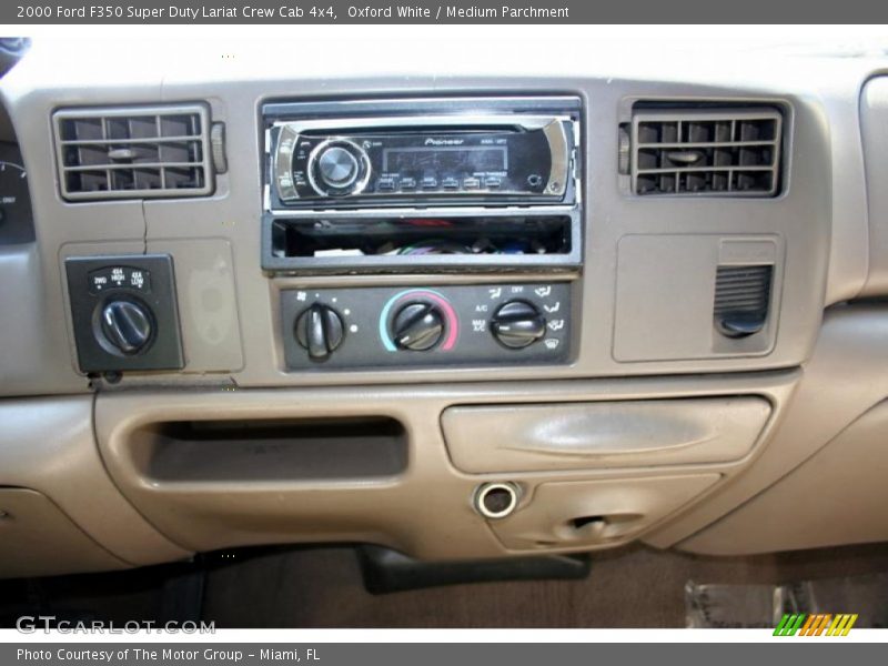 Oxford White / Medium Parchment 2000 Ford F350 Super Duty Lariat Crew Cab 4x4