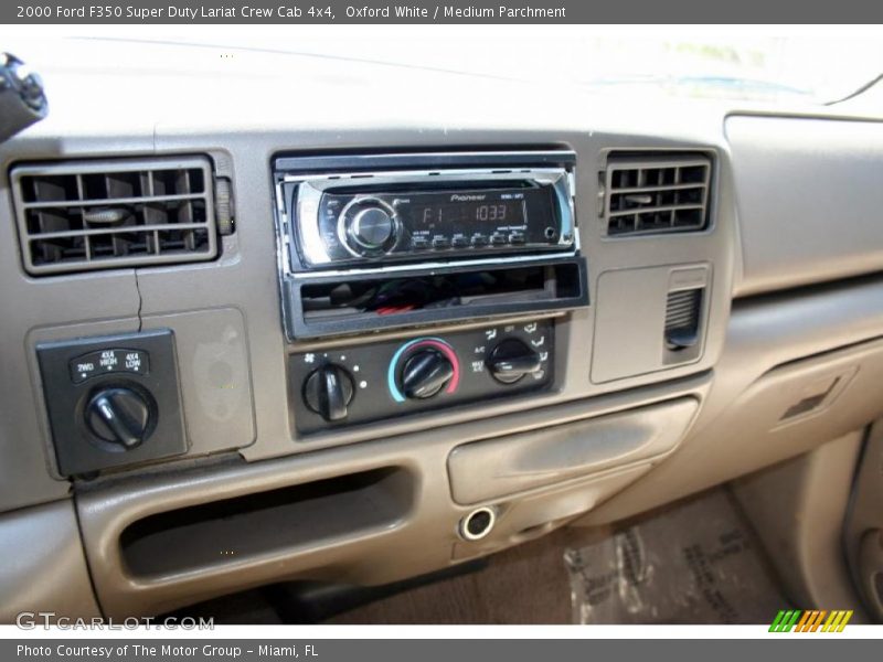 Oxford White / Medium Parchment 2000 Ford F350 Super Duty Lariat Crew Cab 4x4