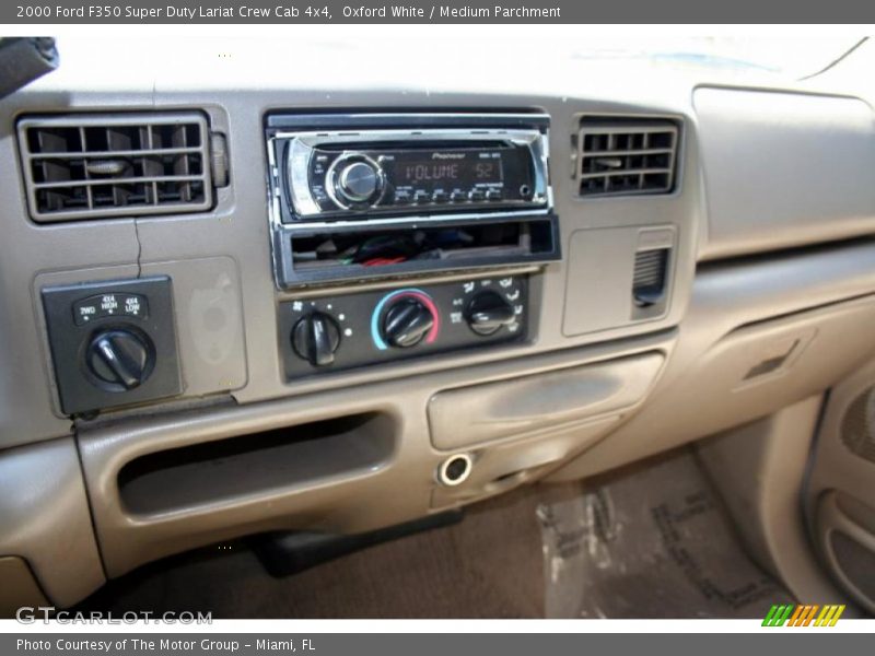 Oxford White / Medium Parchment 2000 Ford F350 Super Duty Lariat Crew Cab 4x4