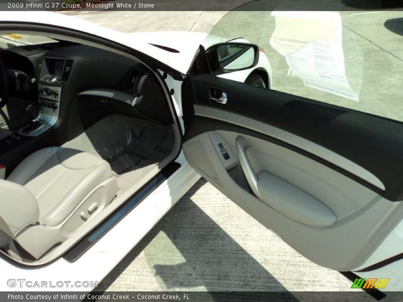 Moonlight White / Stone 2009 Infiniti G 37 Coupe