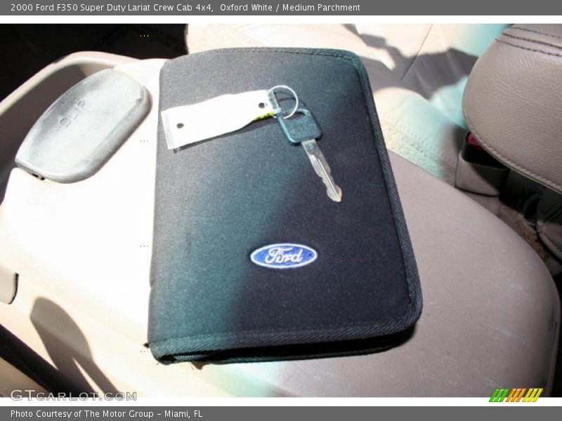 Oxford White / Medium Parchment 2000 Ford F350 Super Duty Lariat Crew Cab 4x4