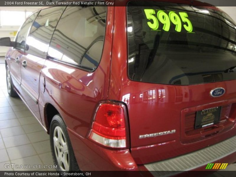 Dark Toreador Red Metallic / Flint Grey 2004 Ford Freestar SE