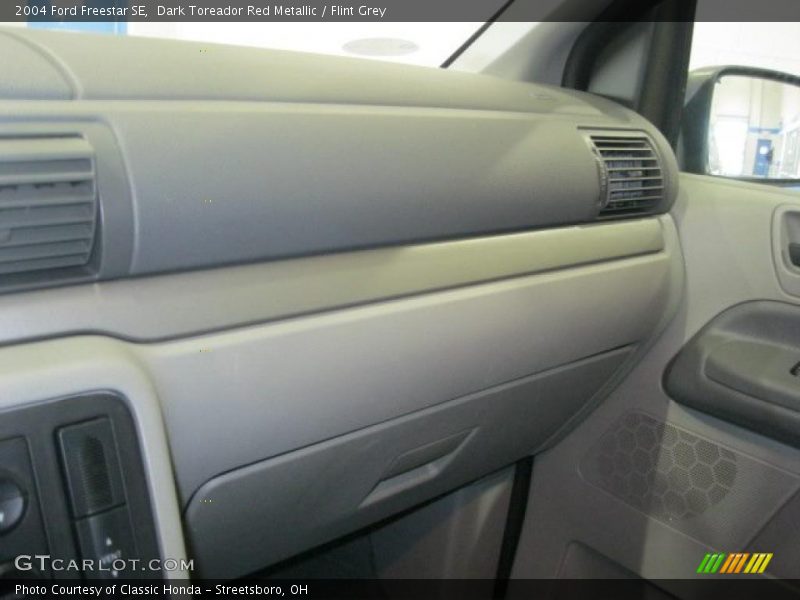 Dark Toreador Red Metallic / Flint Grey 2004 Ford Freestar SE