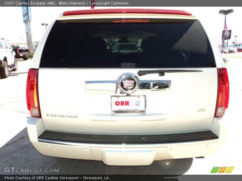 White Diamond / Cocoa/Light Cashmere 2007 Cadillac Escalade AWD