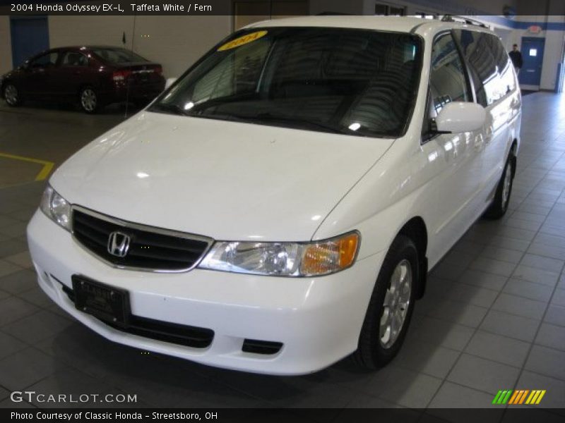 Front 3/4 View of 2004 Odyssey EX-L
