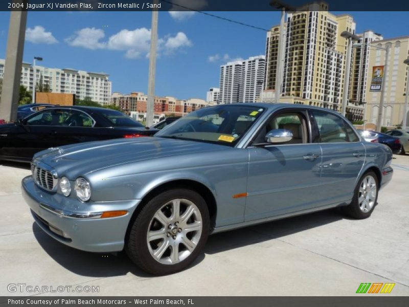 Zircon Metallic / Sand 2004 Jaguar XJ Vanden Plas