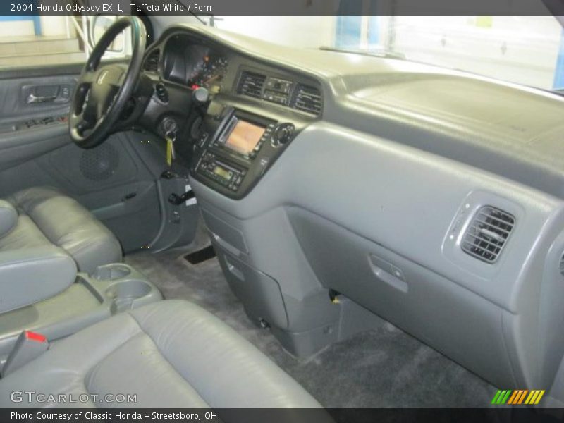 Dashboard of 2004 Odyssey EX-L