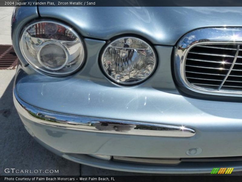 Zircon Metallic / Sand 2004 Jaguar XJ Vanden Plas