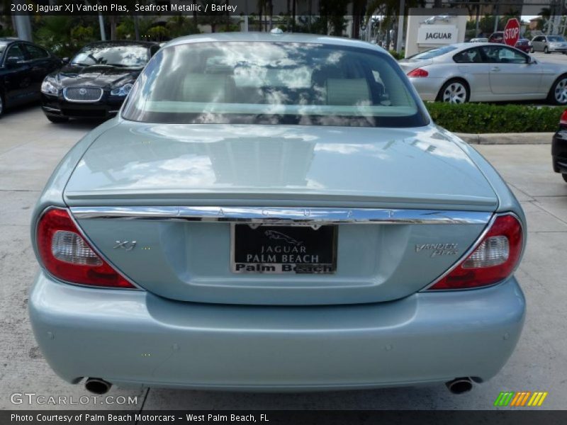 Seafrost Metallic / Barley 2008 Jaguar XJ Vanden Plas