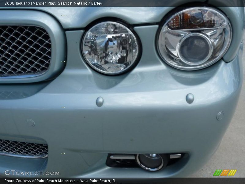 Seafrost Metallic / Barley 2008 Jaguar XJ Vanden Plas