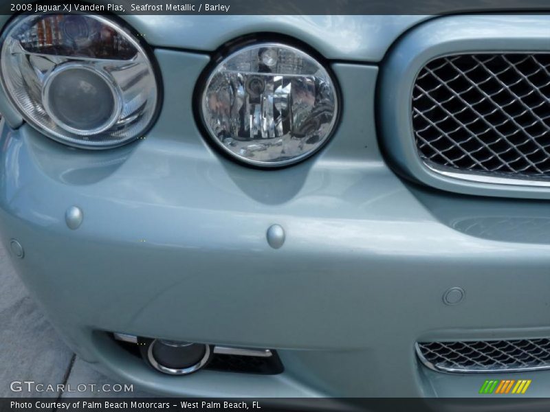 Seafrost Metallic / Barley 2008 Jaguar XJ Vanden Plas