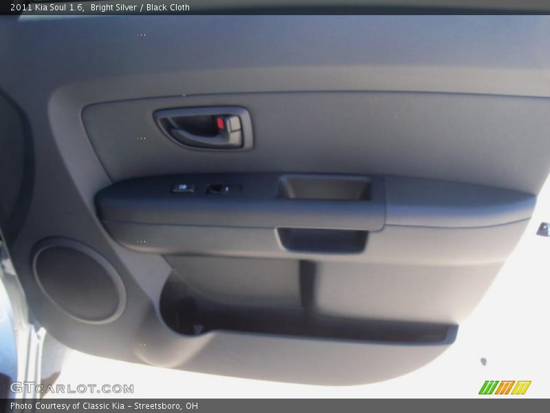 Bright Silver / Black Cloth 2011 Kia Soul 1.6