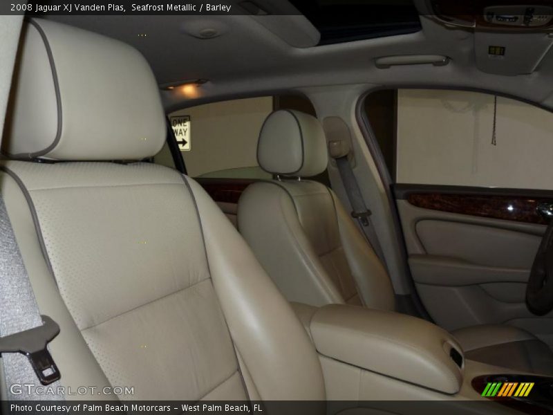 Seafrost Metallic / Barley 2008 Jaguar XJ Vanden Plas