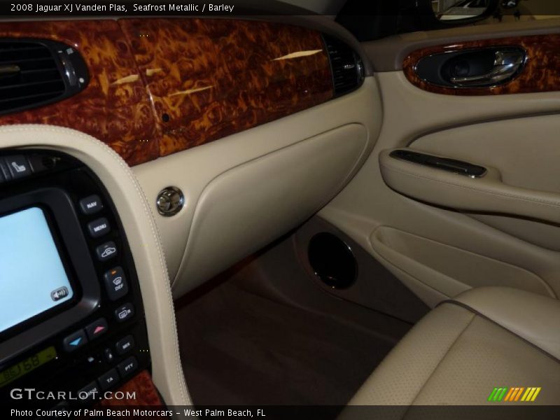 Seafrost Metallic / Barley 2008 Jaguar XJ Vanden Plas