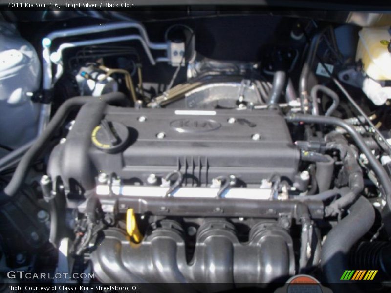 Bright Silver / Black Cloth 2011 Kia Soul 1.6