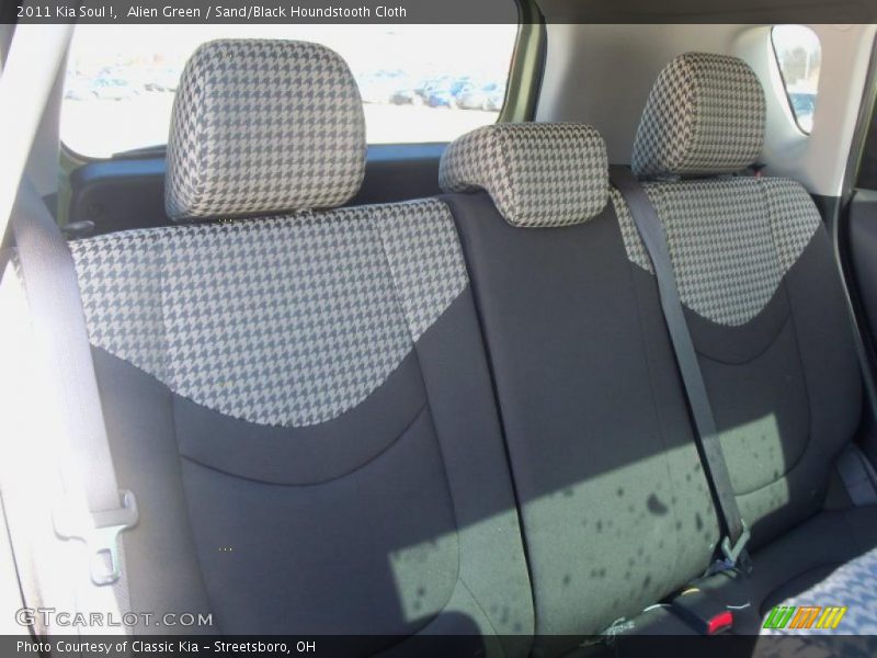  2011 Soul ! Sand/Black Houndstooth Cloth Interior