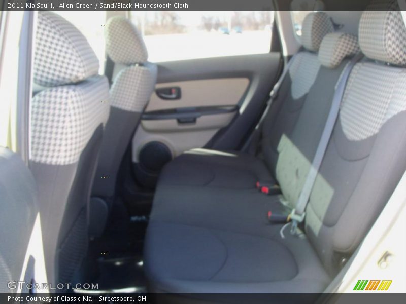  2011 Soul ! Sand/Black Houndstooth Cloth Interior