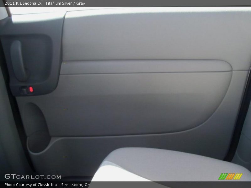 Titanium Silver / Gray 2011 Kia Sedona LX