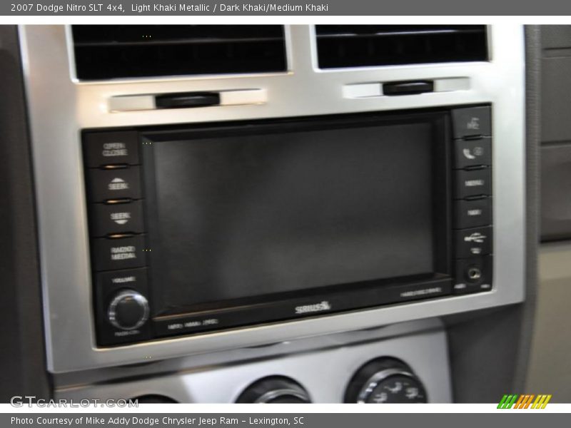 Light Khaki Metallic / Dark Khaki/Medium Khaki 2007 Dodge Nitro SLT 4x4