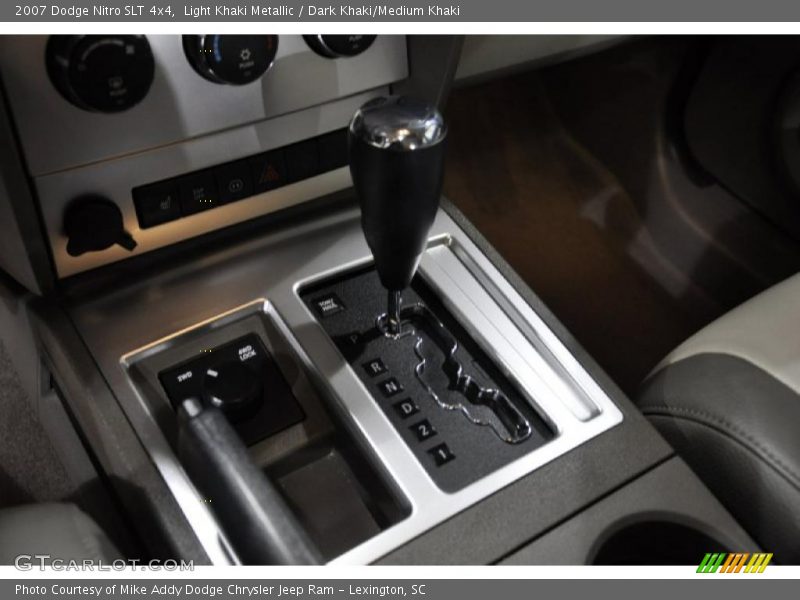 Light Khaki Metallic / Dark Khaki/Medium Khaki 2007 Dodge Nitro SLT 4x4