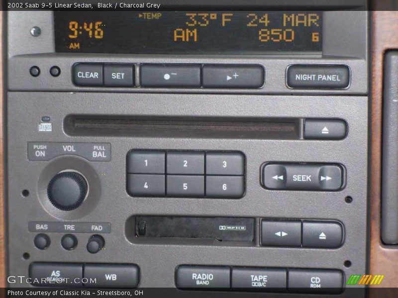 Controls of 2002 9-5 Linear Sedan