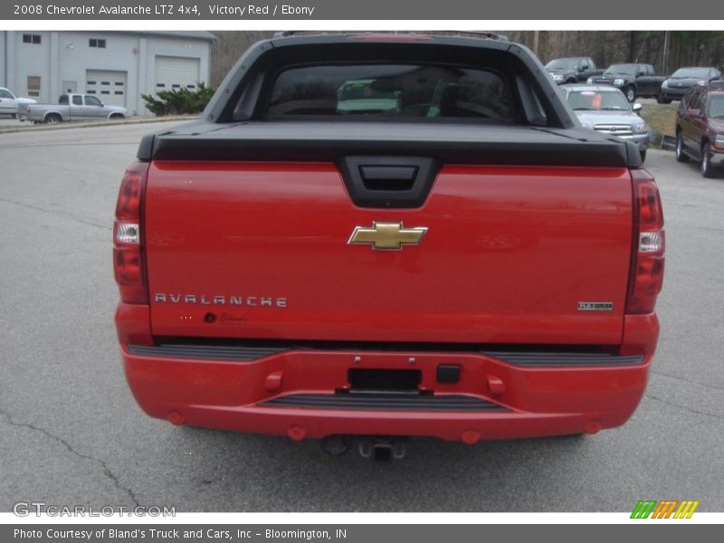 Victory Red / Ebony 2008 Chevrolet Avalanche LTZ 4x4