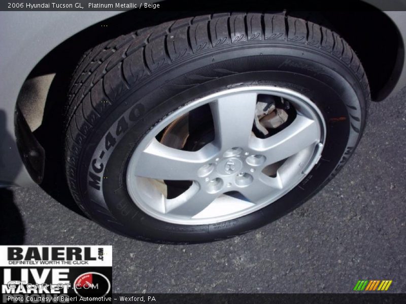 Platinum Metallic / Beige 2006 Hyundai Tucson GL
