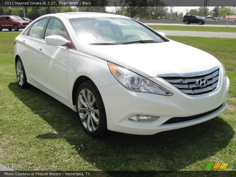 Front 3/4 View of 2011 Sonata SE 2.0T