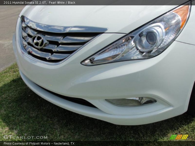 Pearl White / Black 2011 Hyundai Sonata SE 2.0T