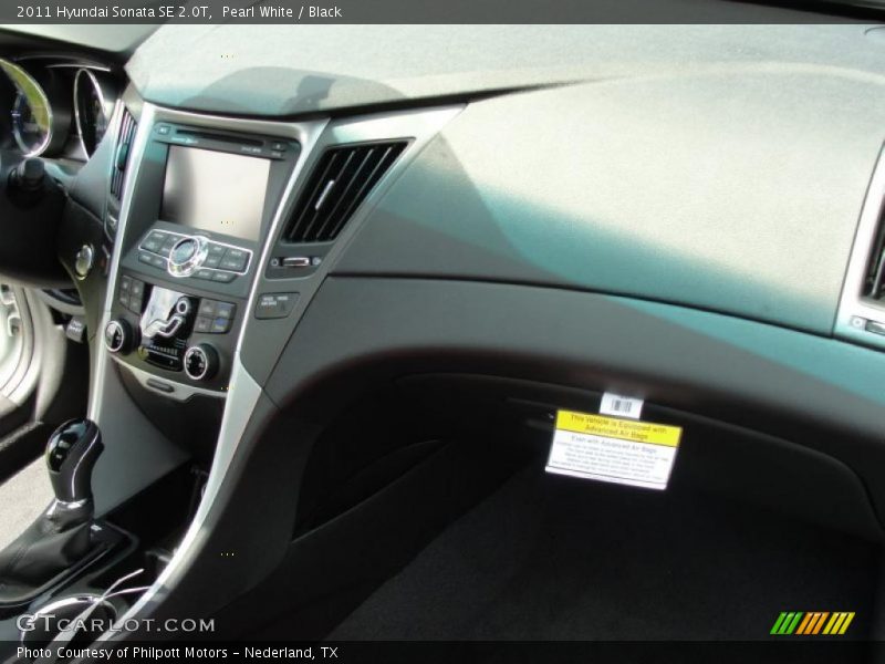 Pearl White / Black 2011 Hyundai Sonata SE 2.0T