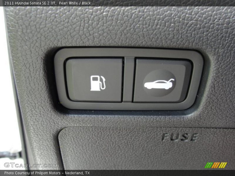 Controls of 2011 Sonata SE 2.0T