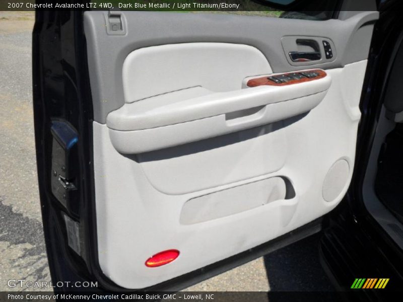Dark Blue Metallic / Light Titanium/Ebony 2007 Chevrolet Avalanche LTZ 4WD