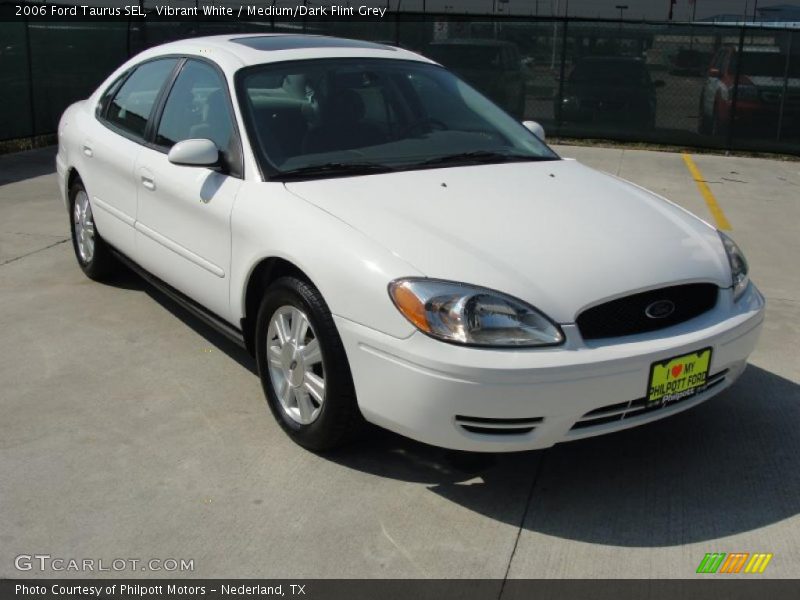 Vibrant White / Medium/Dark Flint Grey 2006 Ford Taurus SEL