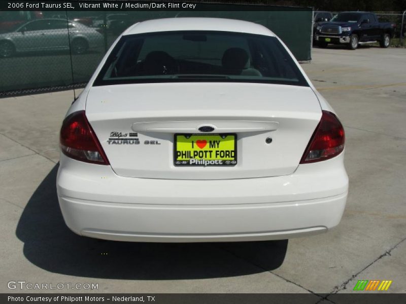 Vibrant White / Medium/Dark Flint Grey 2006 Ford Taurus SEL