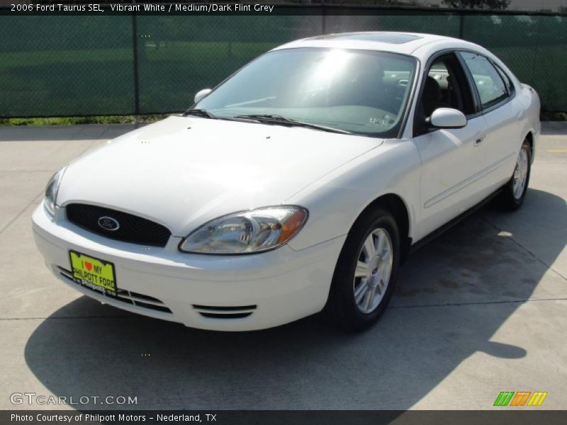 Vibrant White / Medium/Dark Flint Grey 2006 Ford Taurus SEL