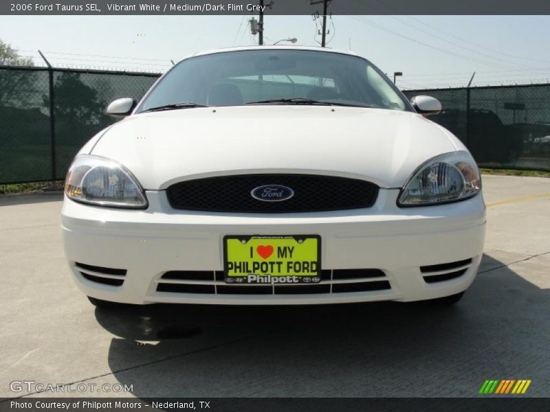 Vibrant White / Medium/Dark Flint Grey 2006 Ford Taurus SEL