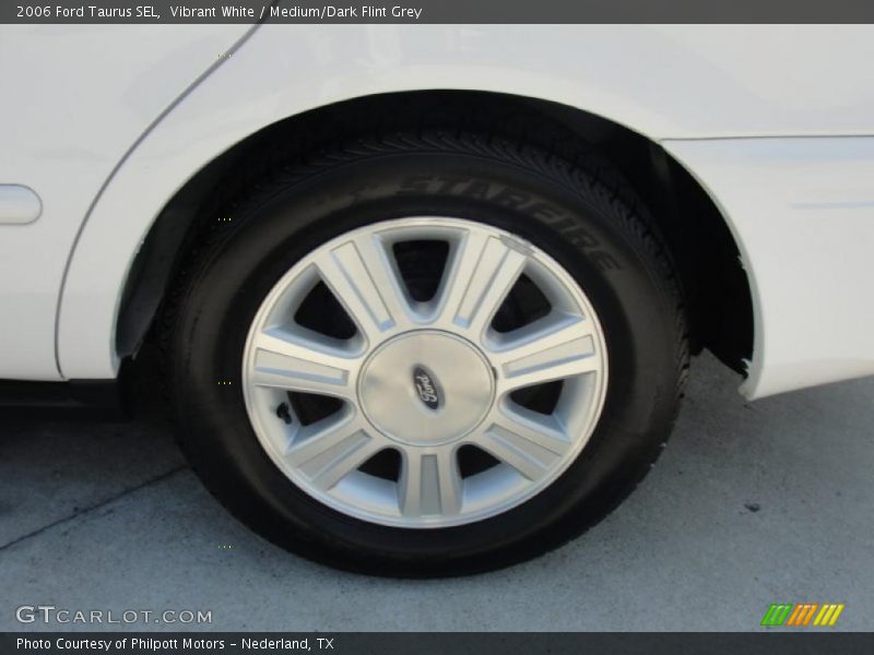 Vibrant White / Medium/Dark Flint Grey 2006 Ford Taurus SEL
