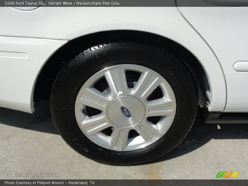 Vibrant White / Medium/Dark Flint Grey 2006 Ford Taurus SEL