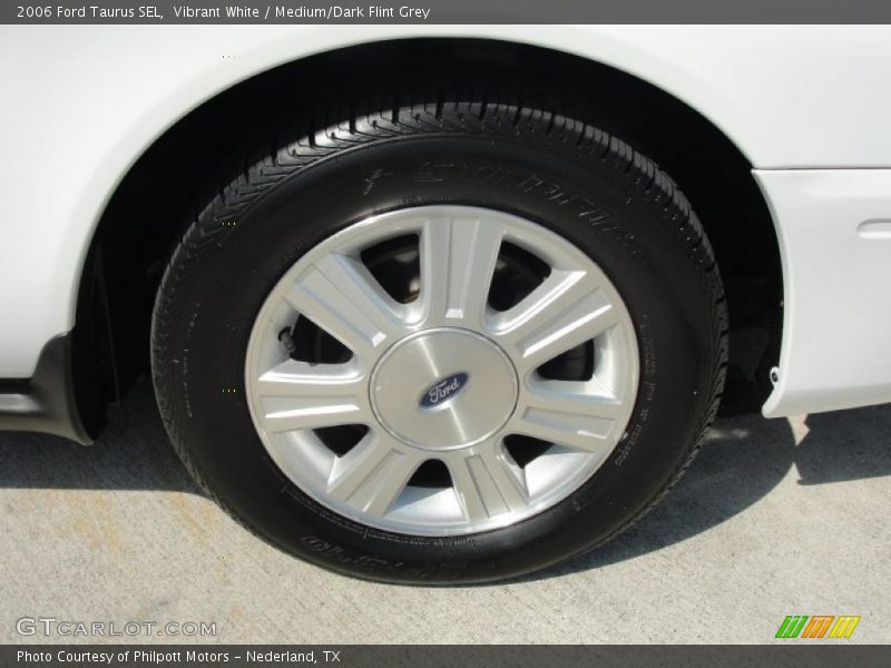 Vibrant White / Medium/Dark Flint Grey 2006 Ford Taurus SEL