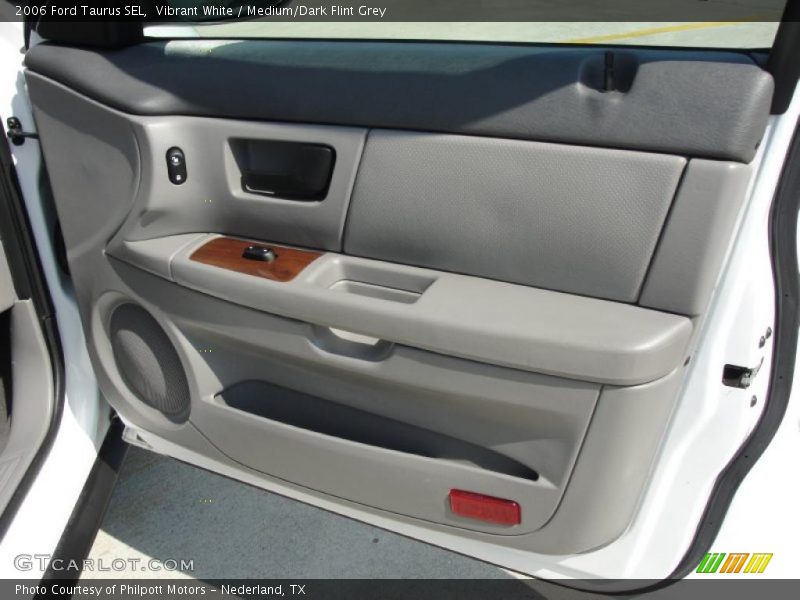 Vibrant White / Medium/Dark Flint Grey 2006 Ford Taurus SEL