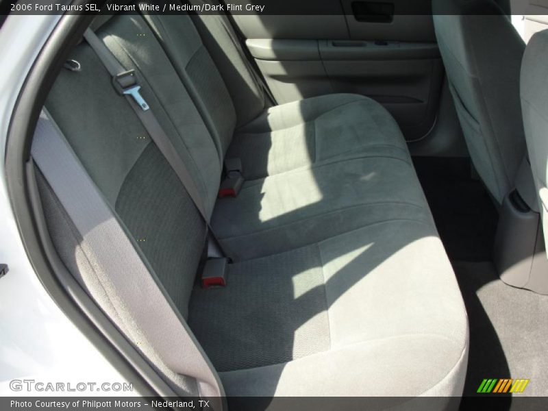 Vibrant White / Medium/Dark Flint Grey 2006 Ford Taurus SEL