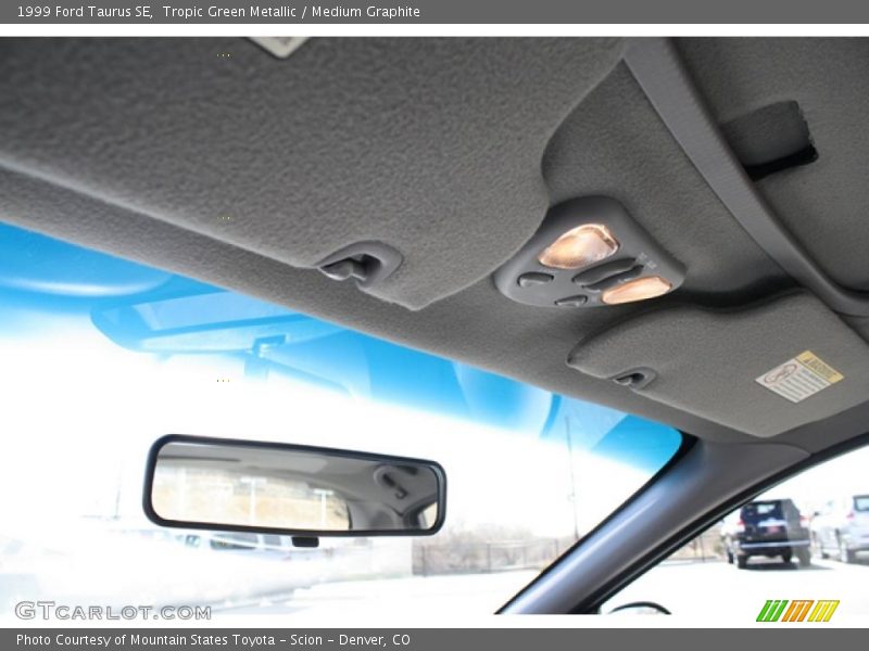 Tropic Green Metallic / Medium Graphite 1999 Ford Taurus SE
